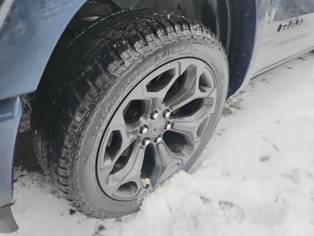 Dodge RAM 1500 * LIMITED CREW CAB SHORT BED * CARFAX * ��� ������ | Mobile.bg � ����������� 6