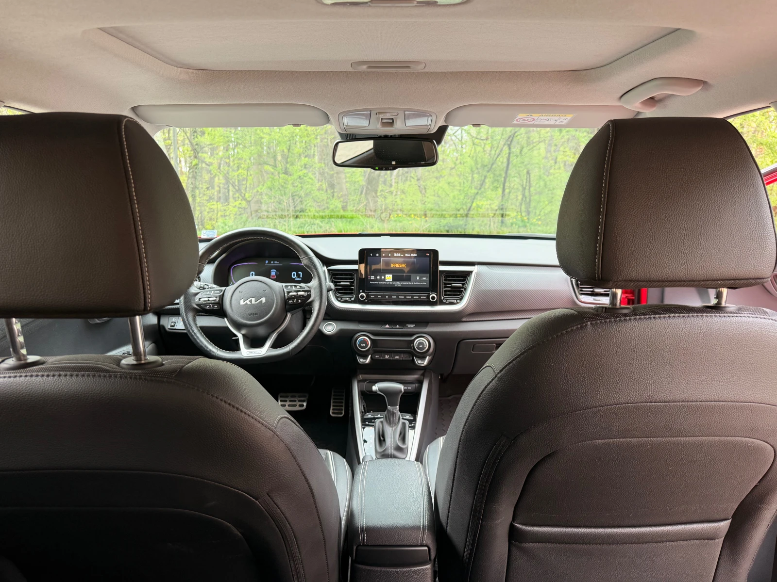 Kia Stonic, снимка 9 - Автомобили и джипове - 54398552