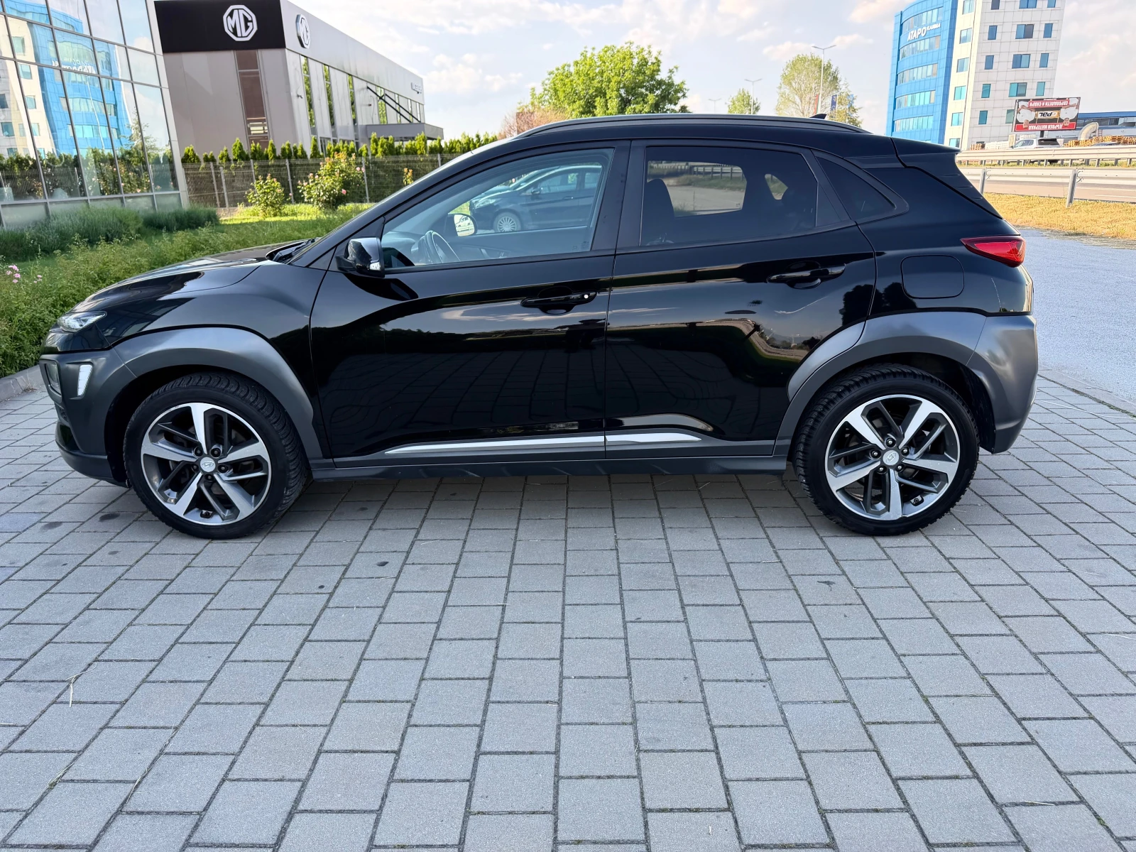 Hyundai Kona 4X4-АВТОМАТ-HEAD-UP-КАМЕРА-ПОДГРЕВ-KEYLESSP-GO-, снимка 7 - Автомобили и джипове - 54697581