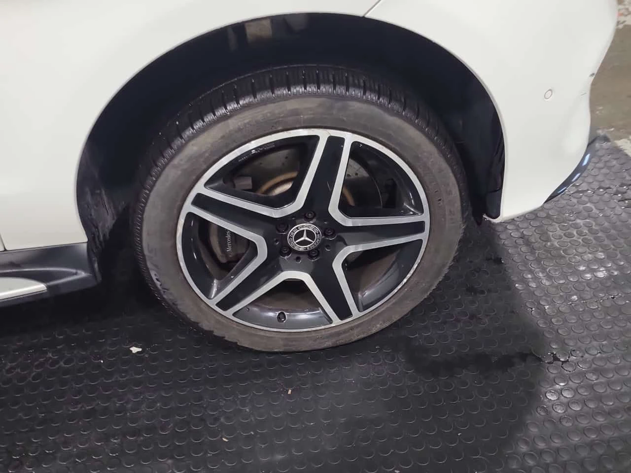 Mercedes-Benz GLE 400 * CARFAX * БЕЗ ЗАБЕЛЕЖКА * АВТОКРЕДИТ * , снимка 4 - Автомобили и джипове - 54909704