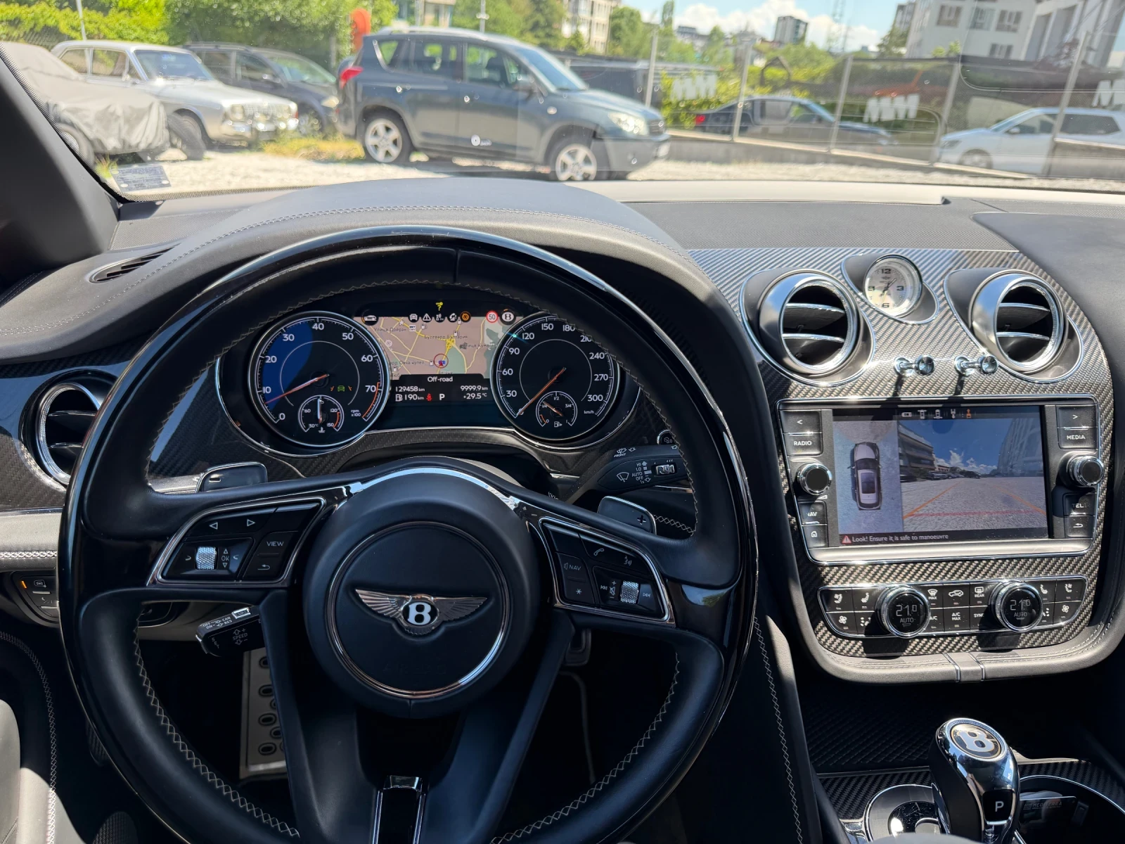 Bentley Bentayga V8 Night 360 CARBON Keramik Exclusive, снимка 15 - Автомобили и джипове - 55193840