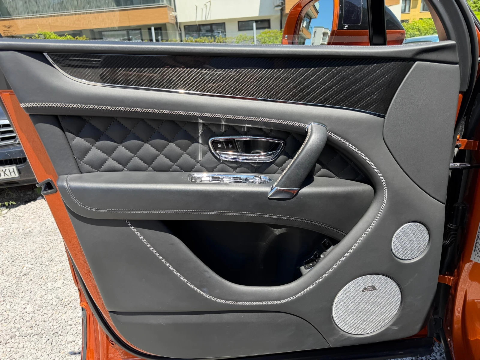 Bentley Bentayga V8 Night 360 CARBON Keramik Exclusive, снимка 11 - Автомобили и джипове - 55193840