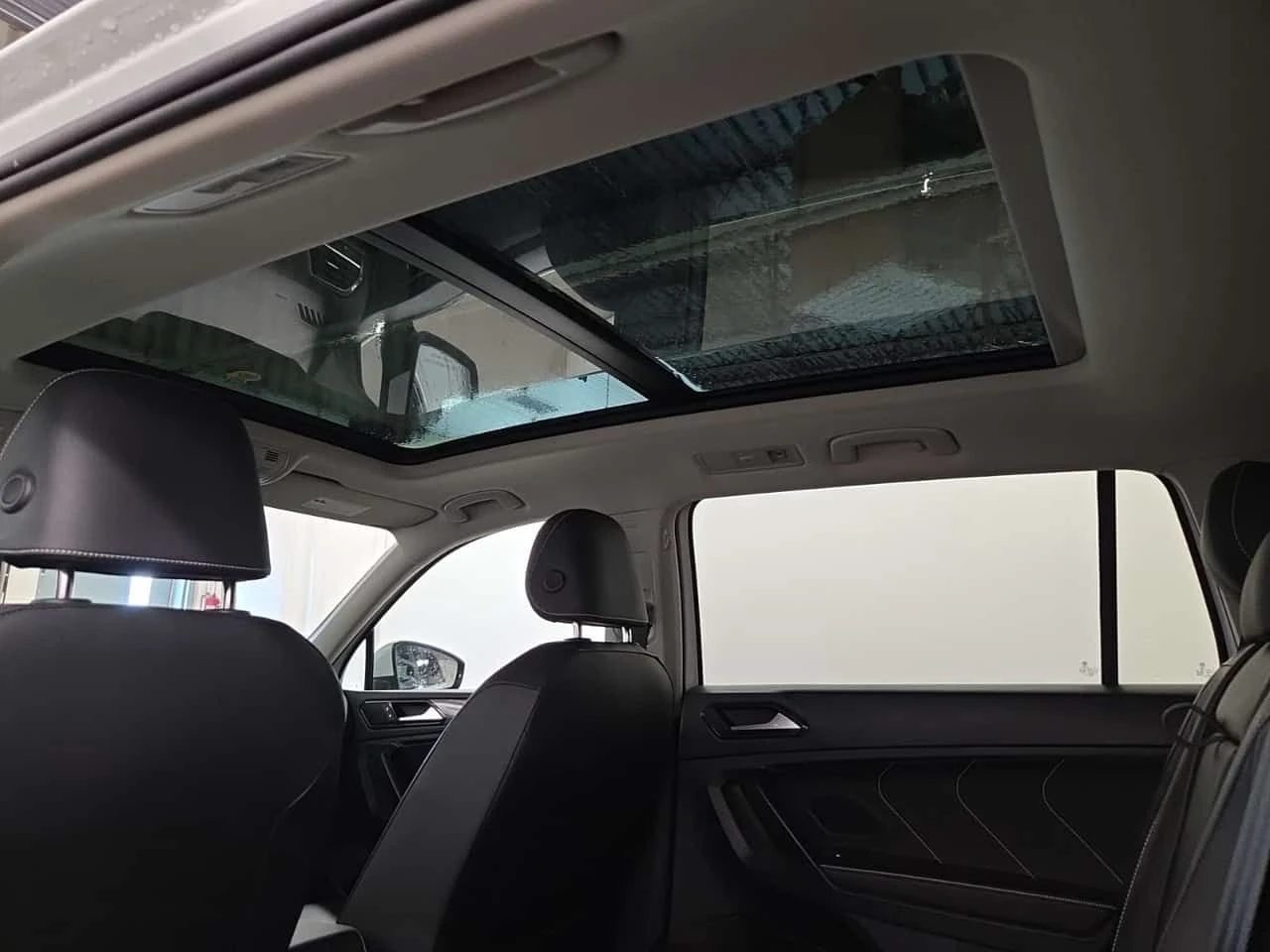 VW Tiguan PANO| ПОДГРЕВИ| ПАМЕТ| LANE ASSIST| 2 КЛЮЧА| , снимка 13 - Автомобили и джипове - 55324826