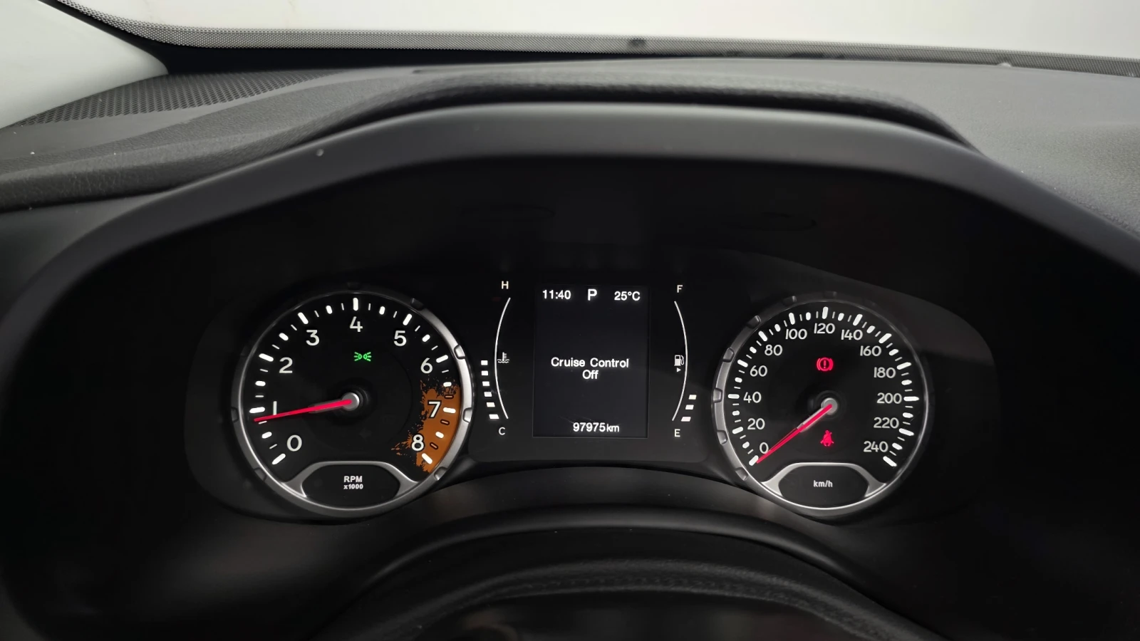 Jeep Renegade 2.4* ЛЮК* ПОДГРЕВ ВОЛАН* КРАЙНА ЦЕНА, снимка 8 - Автомобили и джипове - 55496116