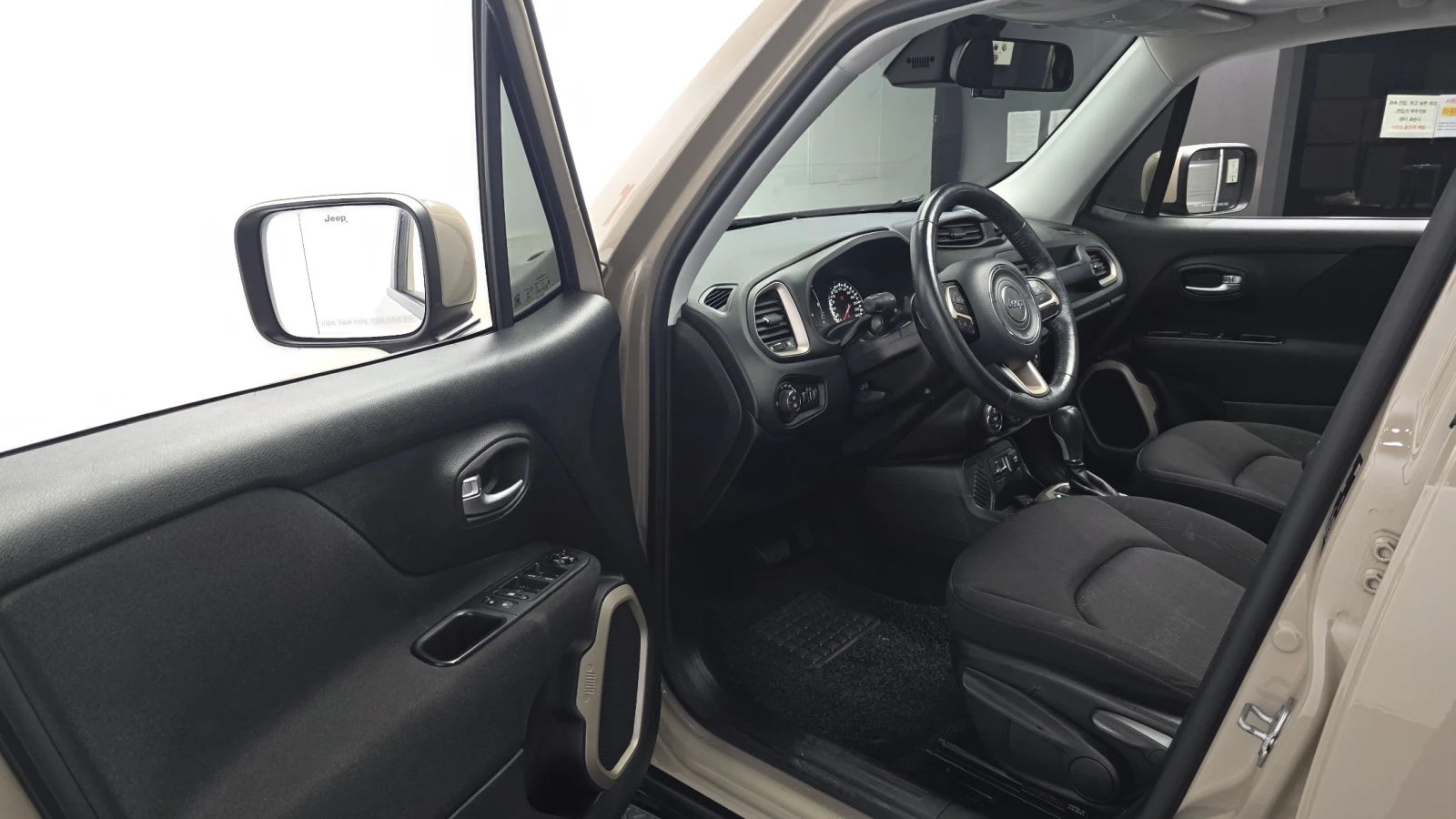 Jeep Renegade 2.4* ЛЮК* ПОДГРЕВ ВОЛАН* КРАЙНА ЦЕНА, снимка 10 - Автомобили и джипове - 55496116