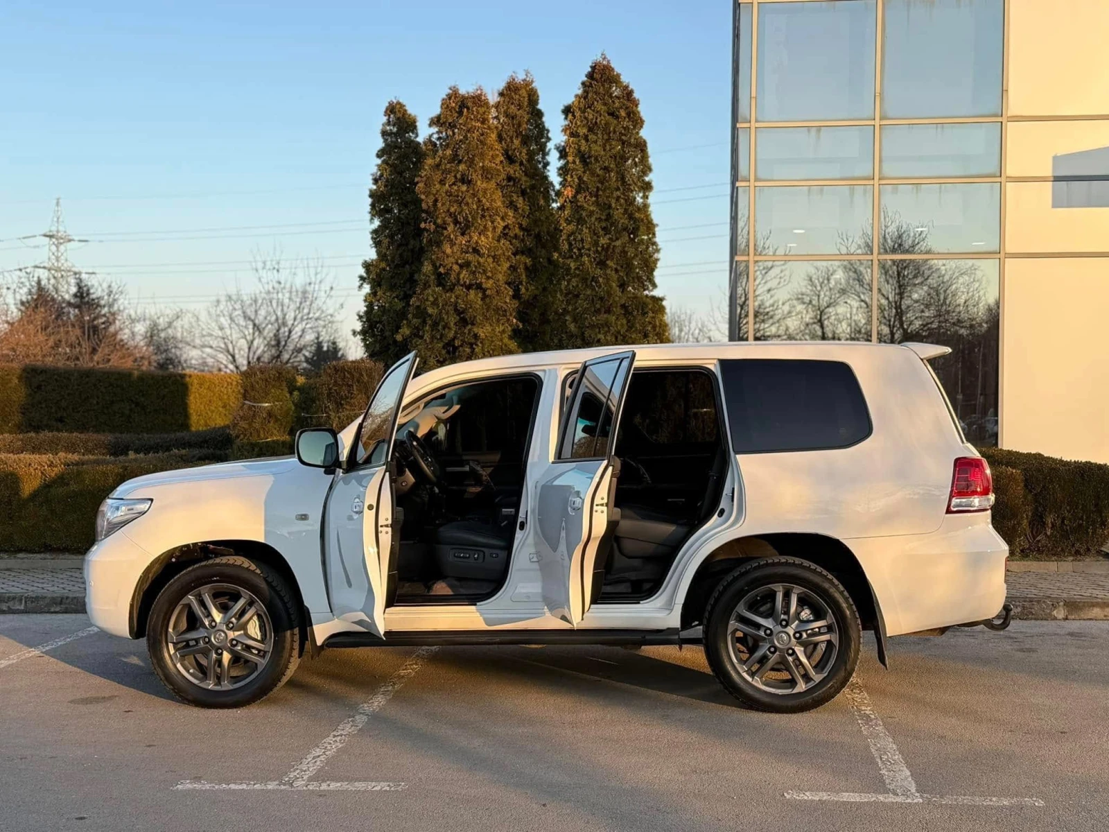 Toyota Land cruiser J200 ШВЕЙЦАРИЯ !, снимка 3 - Автомобили и джипове - 55528635