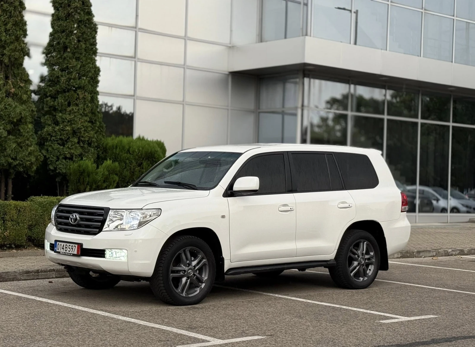 Toyota Land cruiser J200 ШВЕЙЦАРИЯ !, снимка 5 - Автомобили и джипове - 55528635