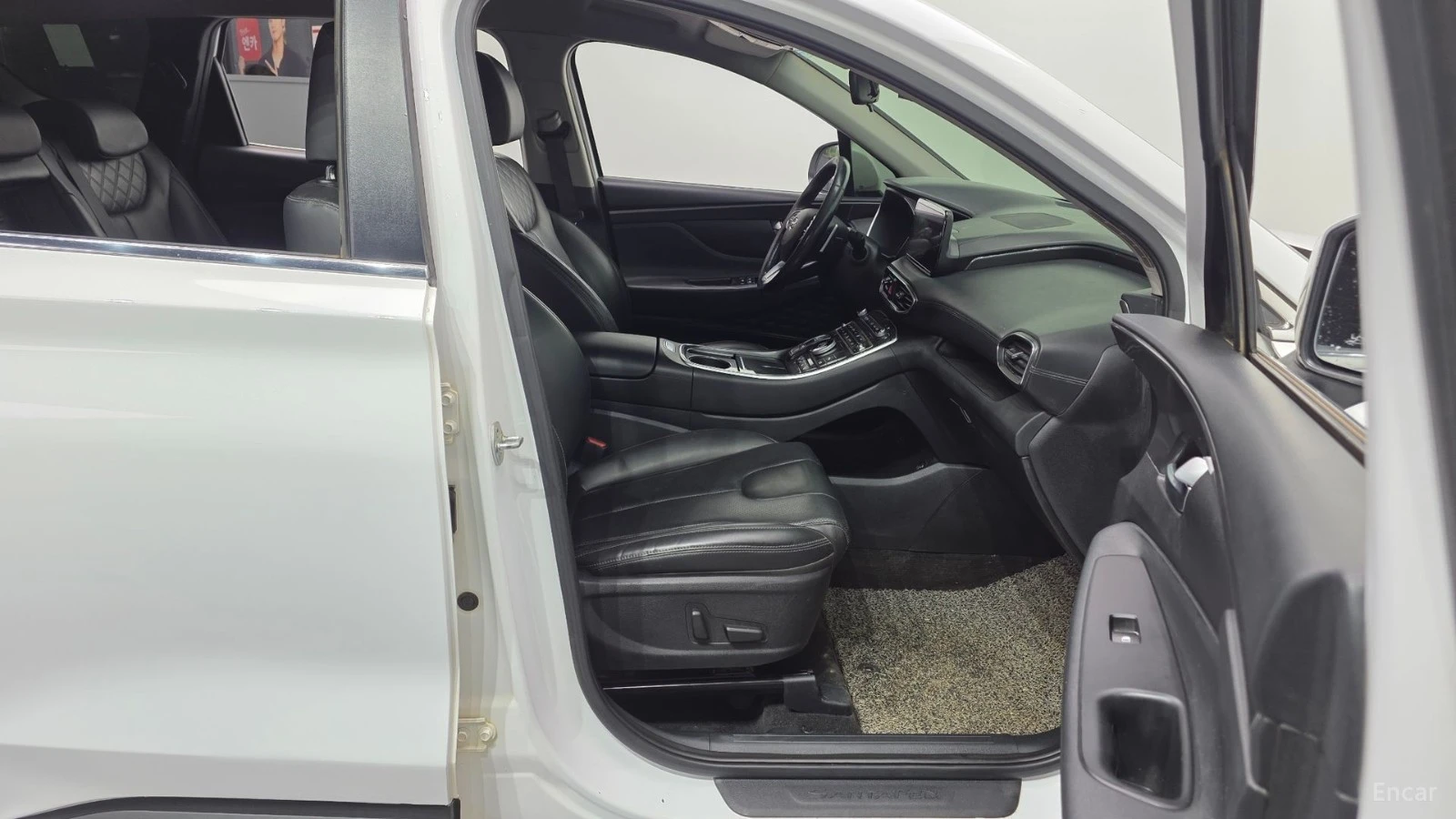 Hyundai Santa fe PANORAMA * HeadUp *  AвтоКредит * (ЦЕНА ДО БГ), снимка 13 - Автомобили и джипове - 55578372