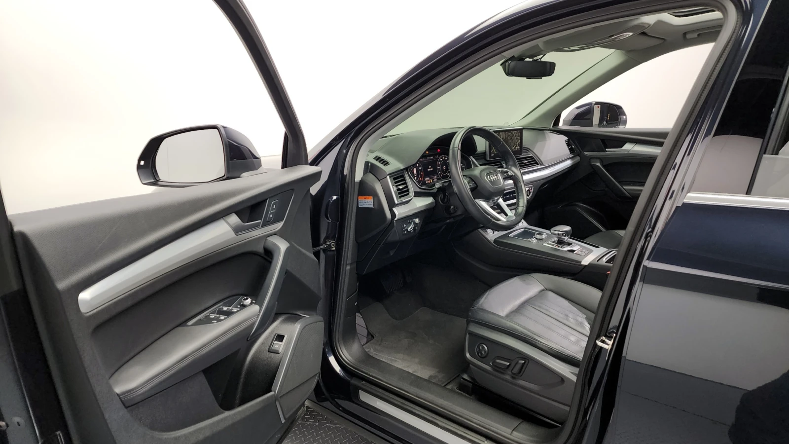 Audi Q5 45 TFSI quattro* ЕЛ. БАГАЖНИК* HUD* КРАЙНА ЦЕНА, снимка 10 - Автомобили и джипове - 55984075