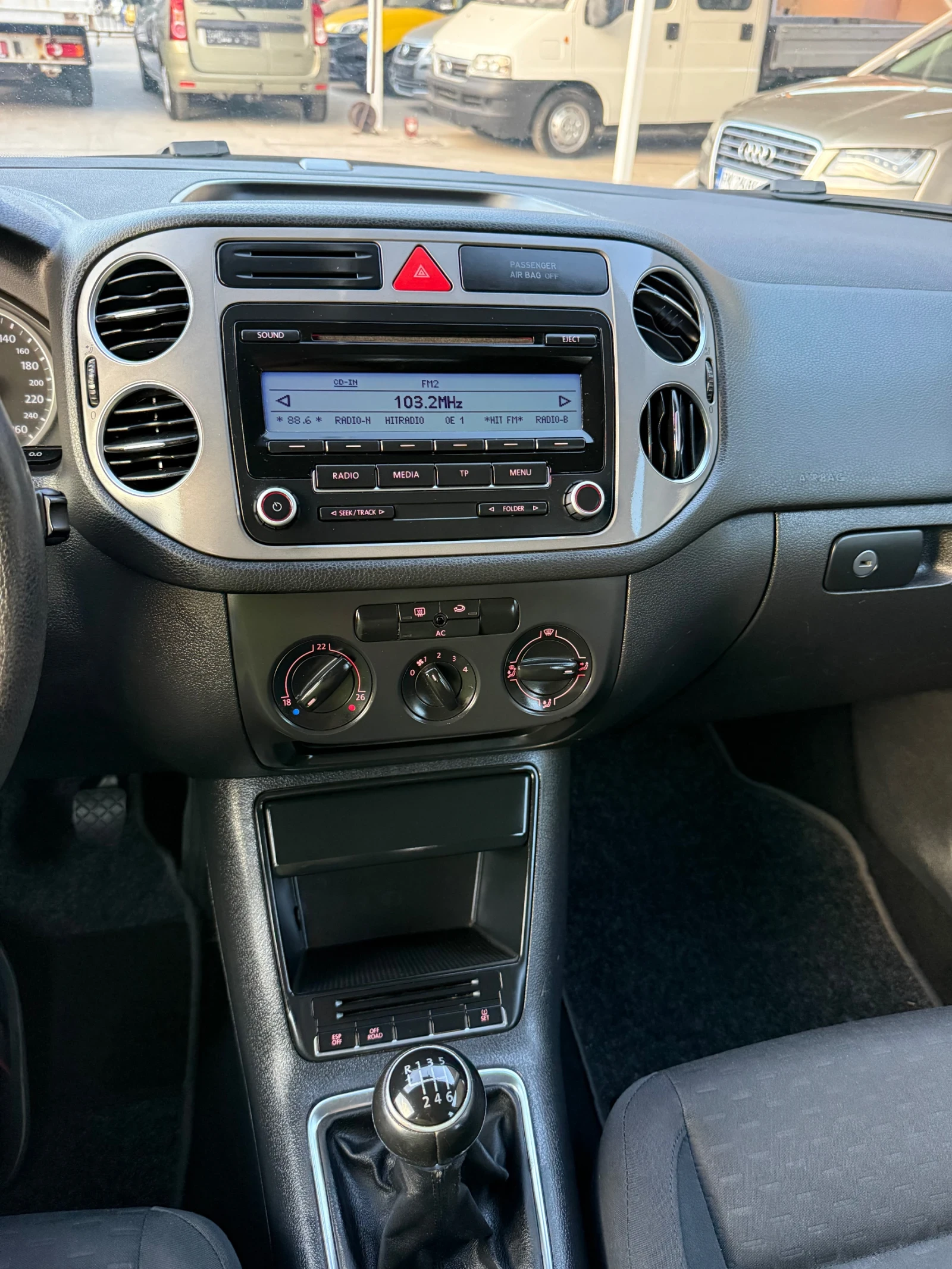 VW Tiguan 2.0TDI 4-MOTION ЛИЗИНГ, снимка 11 - Автомобили и джипове - 55985972