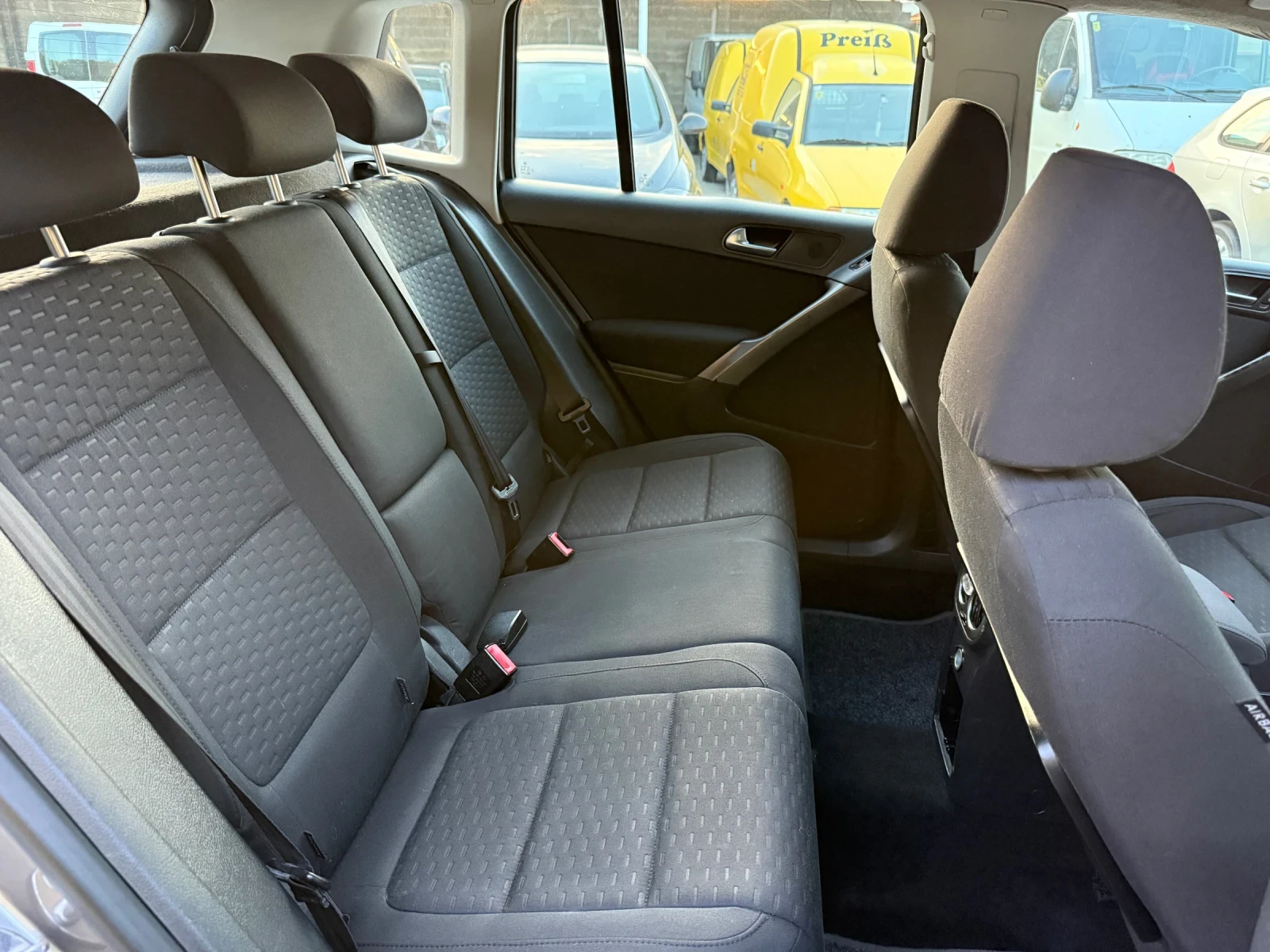 VW Tiguan 2.0TDI 4-MOTION ЛИЗИНГ, снимка 14 - Автомобили и джипове - 55985972
