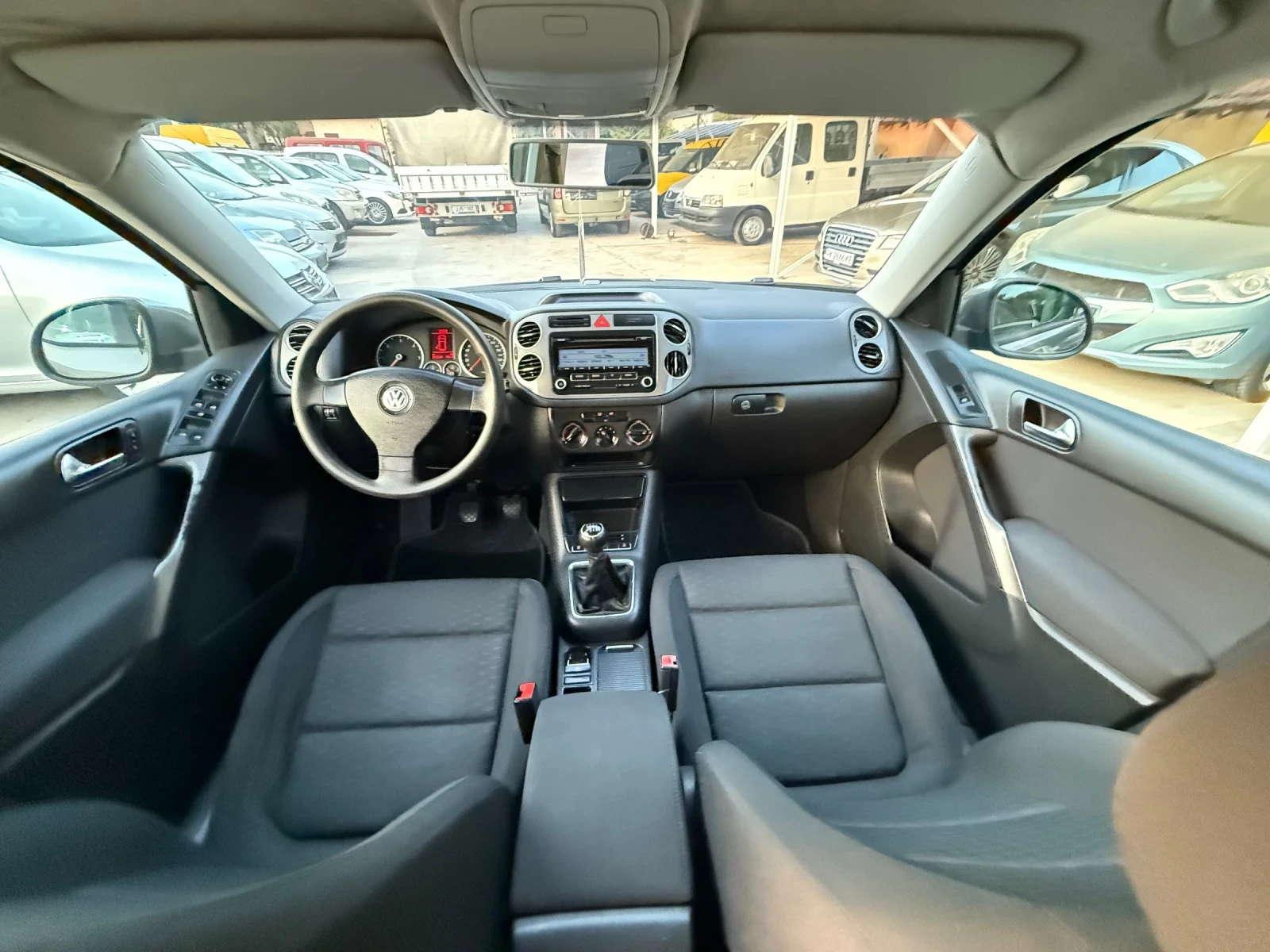 VW Tiguan 2.0TDI 4-MOTION ЛИЗИНГ, снимка 10 - Автомобили и джипове - 55985972