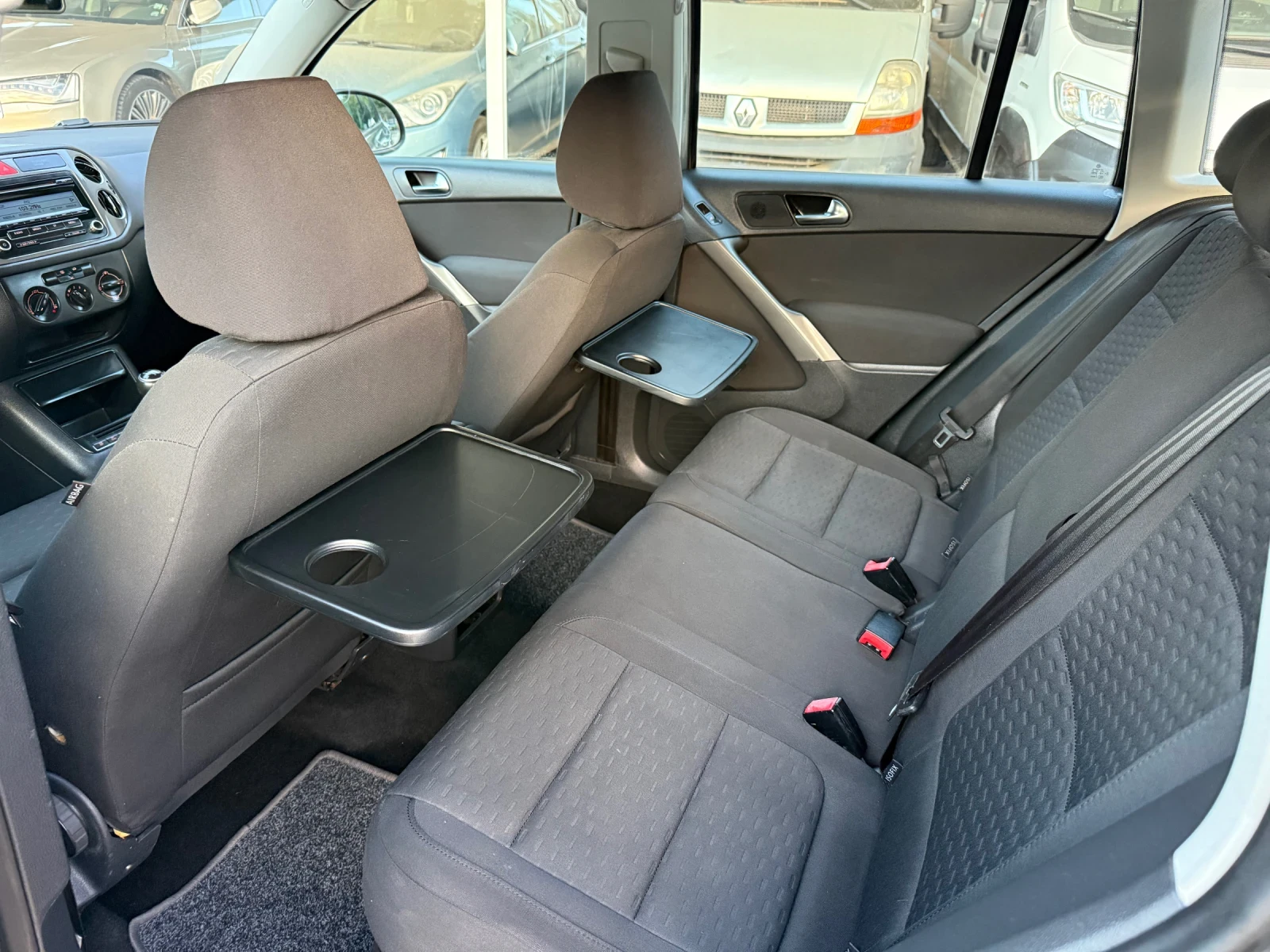 VW Tiguan 2.0TDI 4-MOTION ЛИЗИНГ, снимка 13 - Автомобили и джипове - 55985972