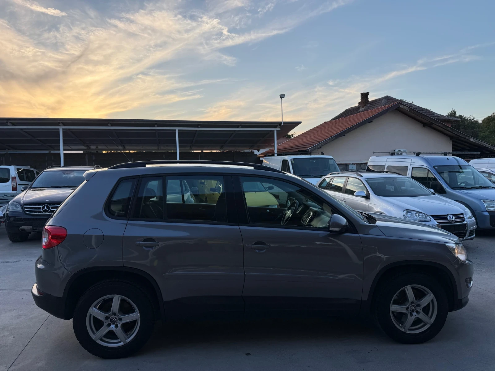 VW Tiguan 2.0TDI 4-MOTION ЛИЗИНГ, снимка 4 - Автомобили и джипове - 55985972