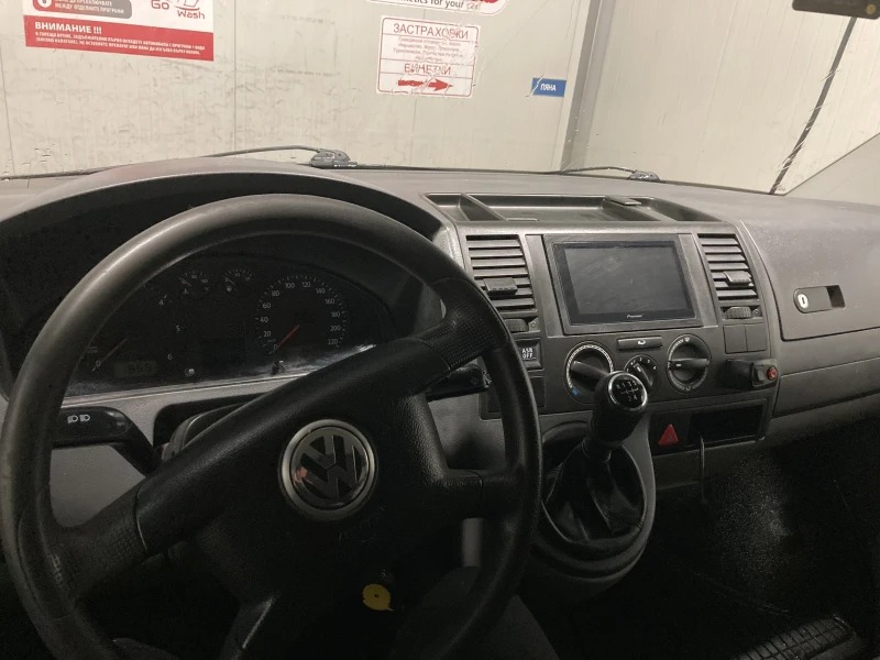 VW T5 1.9 TDI, снимка 10 - Бусове и автобуси - 52631155