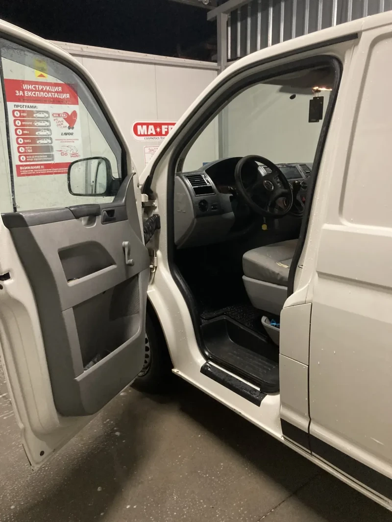 VW T5 1.9 TDI, снимка 8 - Бусове и автобуси - 52631155