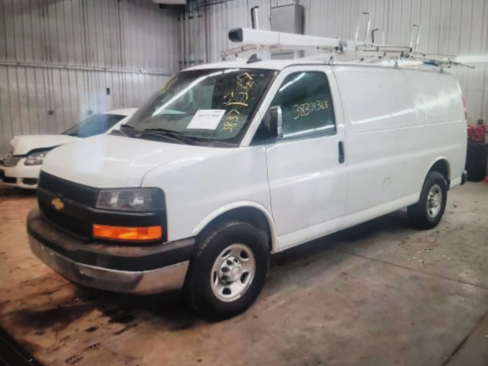 Chevrolet Express 3500, снимка 2 - Бусове и автобуси - 54957599