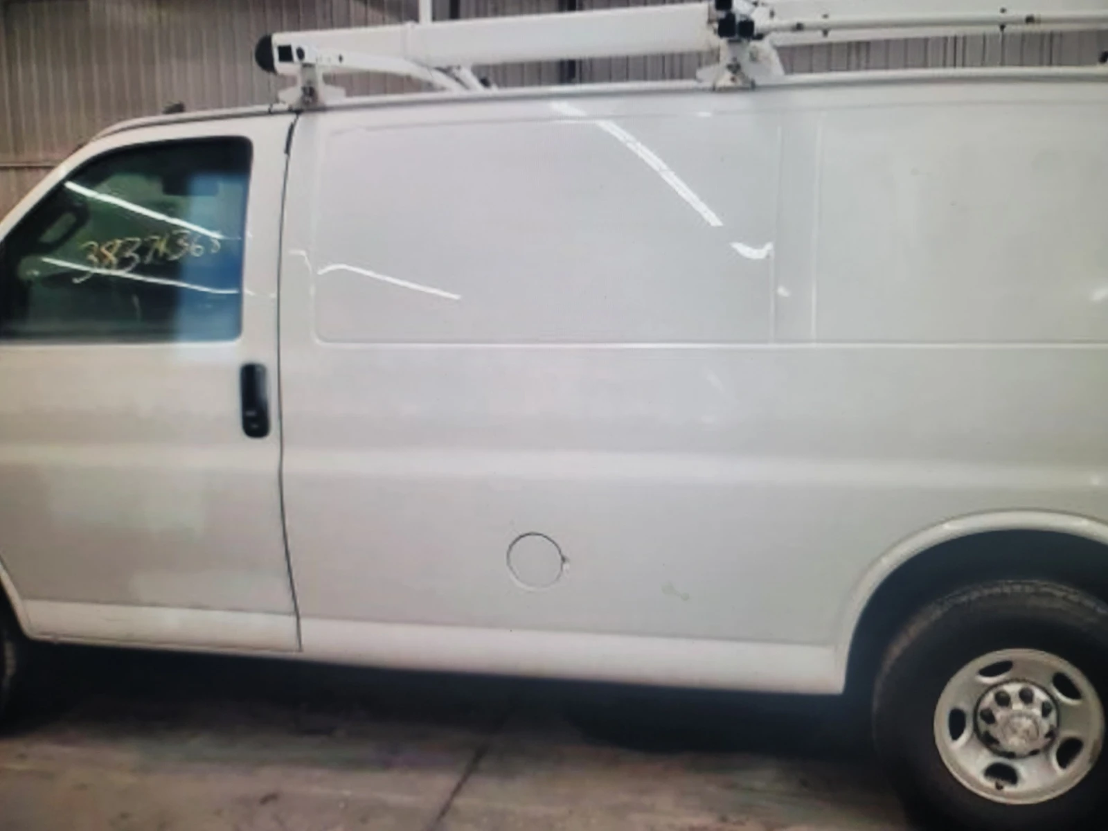 Chevrolet Express 3500, снимка 13 - Бусове и автобуси - 54957599