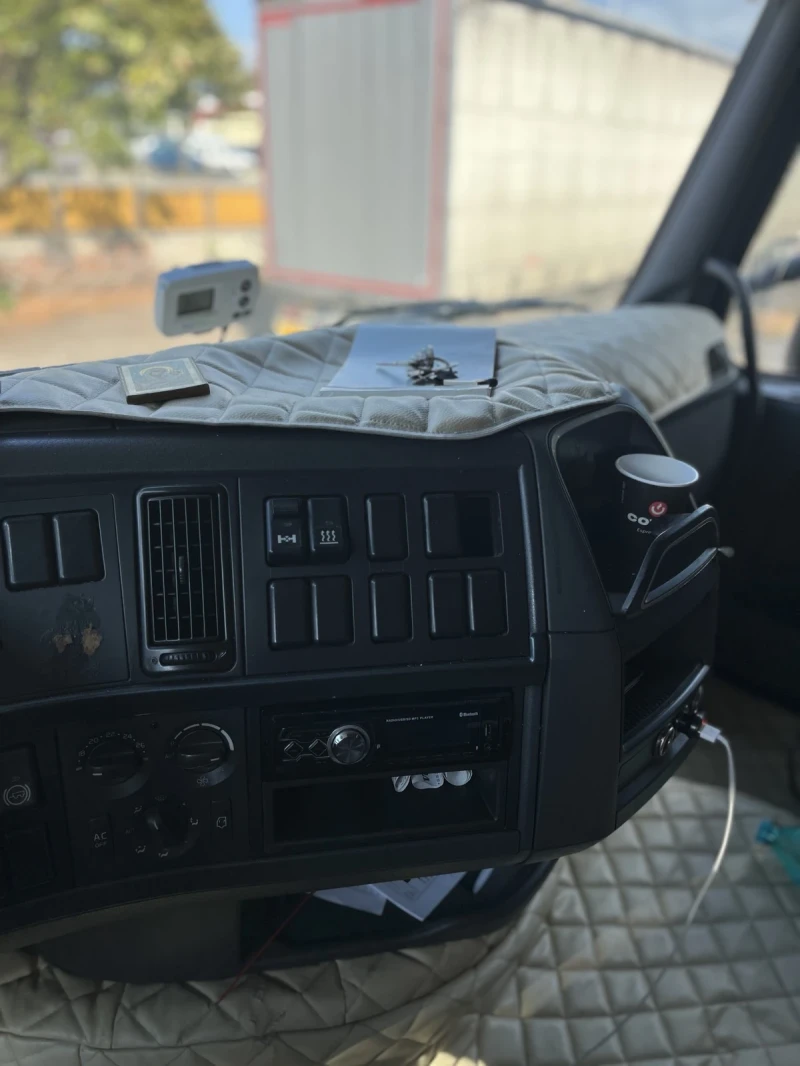 Volvo Fh 440, снимка 9 - Камиони - 52315906