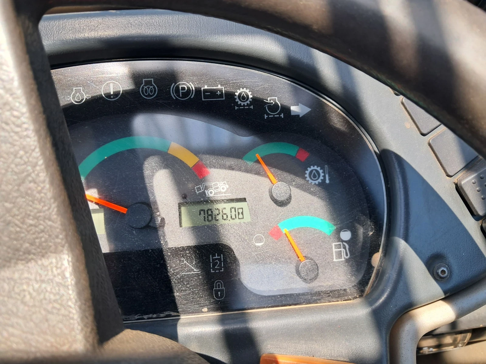 Телескопичен товарач Caterpillar ТН330В, снимка 6 - Селскостопанска техника - 55108524