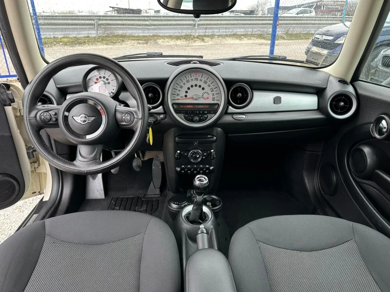 Mini One 1.6D, снимка 9 - Автомобили и джипове - 45078495