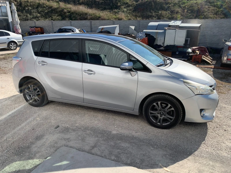 Toyota Verso, снимка 3 - Автомобили и джипове - 47892172