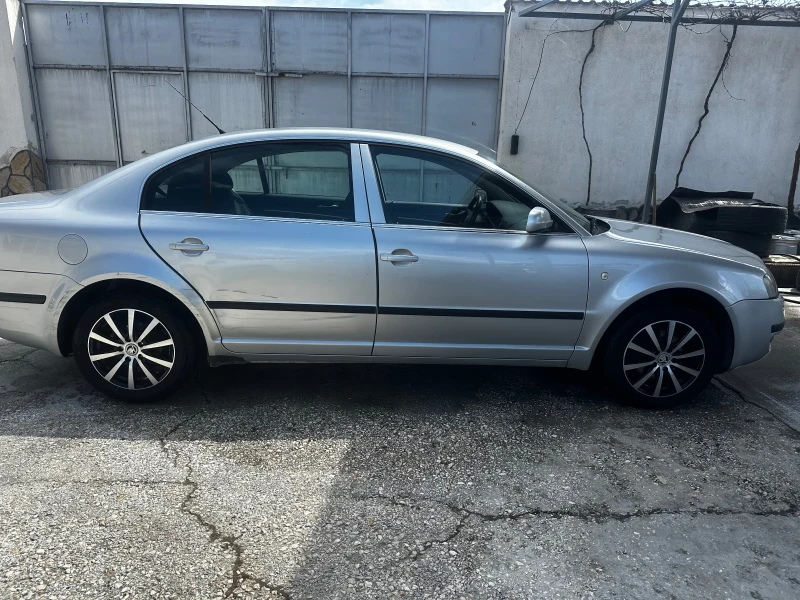 Skoda Superb, снимка 3 - Автомобили и джипове - 51775245