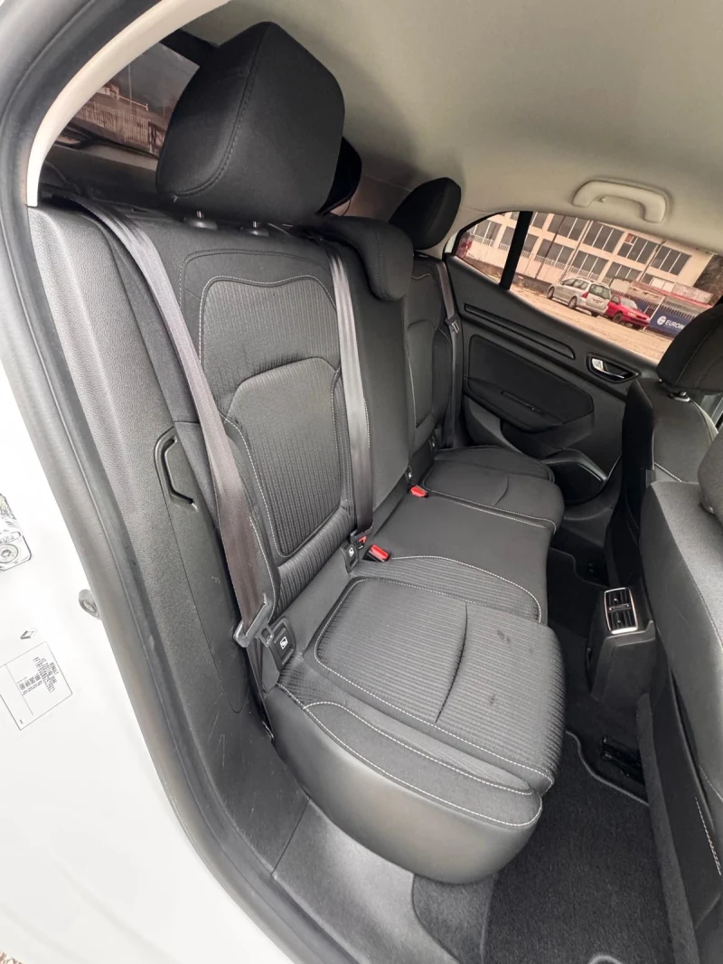 Renault Megane 1.5 dCi, снимка 11 - Автомобили и джипове - 52618407