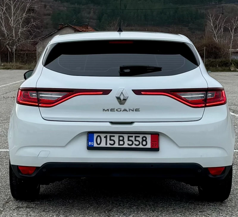 Renault Megane 1.5 dCi, снимка 4 - Автомобили и джипове - 52618407