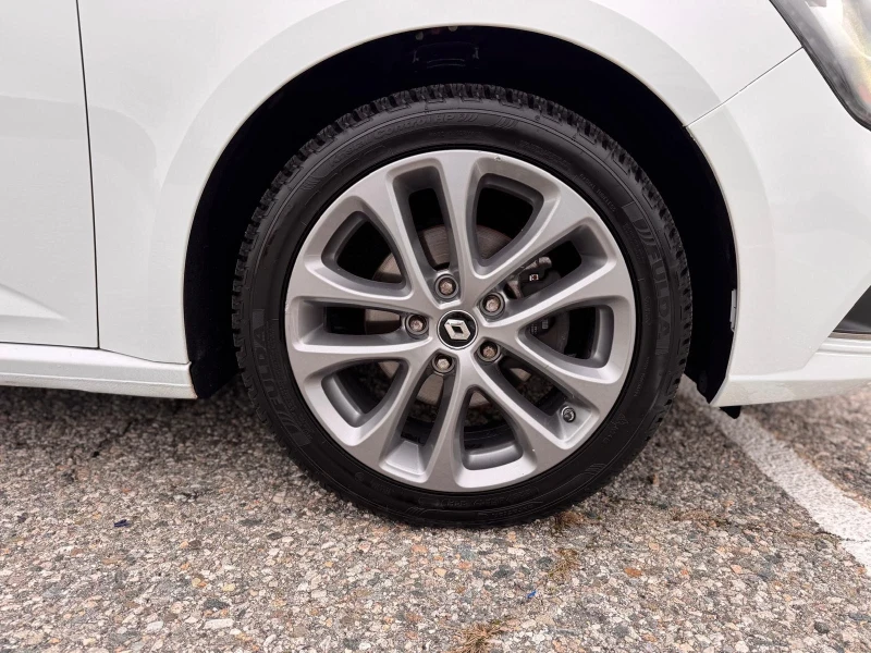 Renault Megane 1.5 dCi, снимка 16 - Автомобили и джипове - 52618407