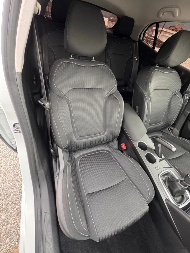 Renault Megane 1.5 dCi, снимка 10 - Автомобили и джипове - 52618407