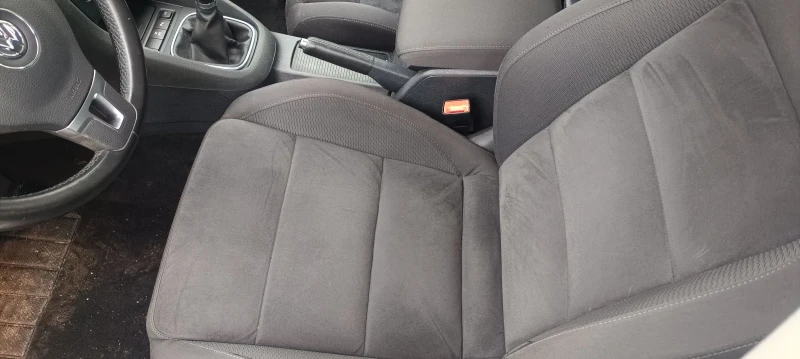 VW Golf 2.0TDI R-line, снимка 12 - Автомобили и джипове - 52654647