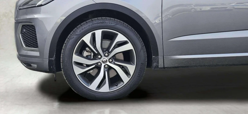Jaguar E-pace 2.0, снимка 9 - Автомобили и джипове - 53427328