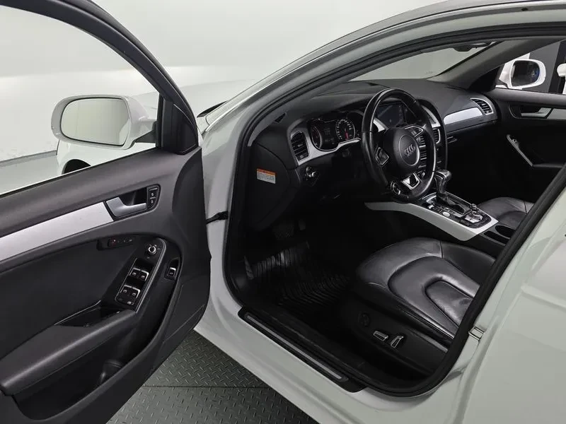 Audi A4 2.0 TDI Dynamic B8, снимка 11 - Автомобили и джипове - 53267632