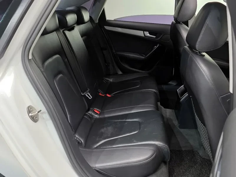 Audi A4 2.0 TDI Dynamic B8, снимка 12 - Автомобили и джипове - 53267632