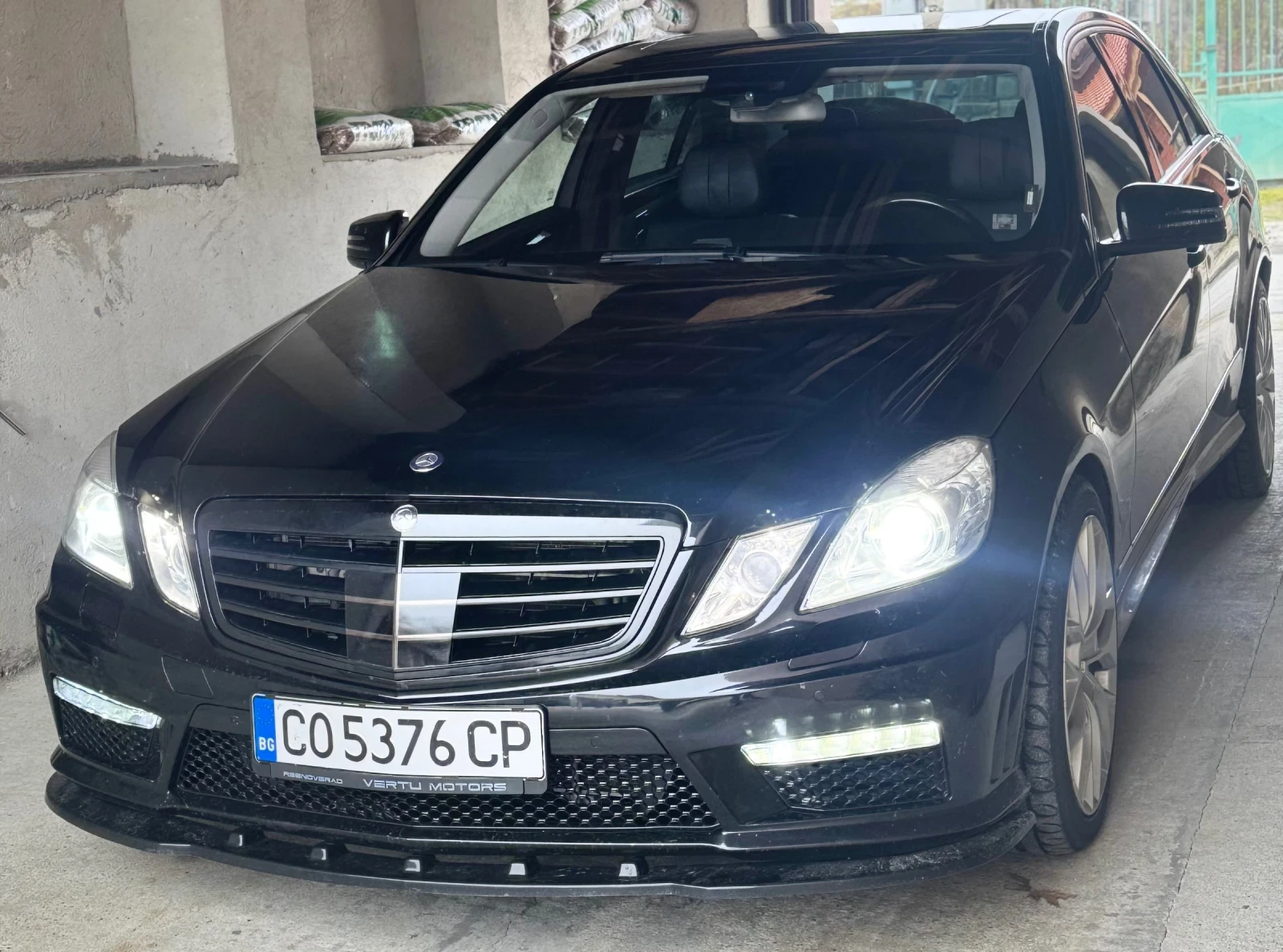 Mercedes-Benz E 500 5.5 AMG / 388hp  - изображение 3