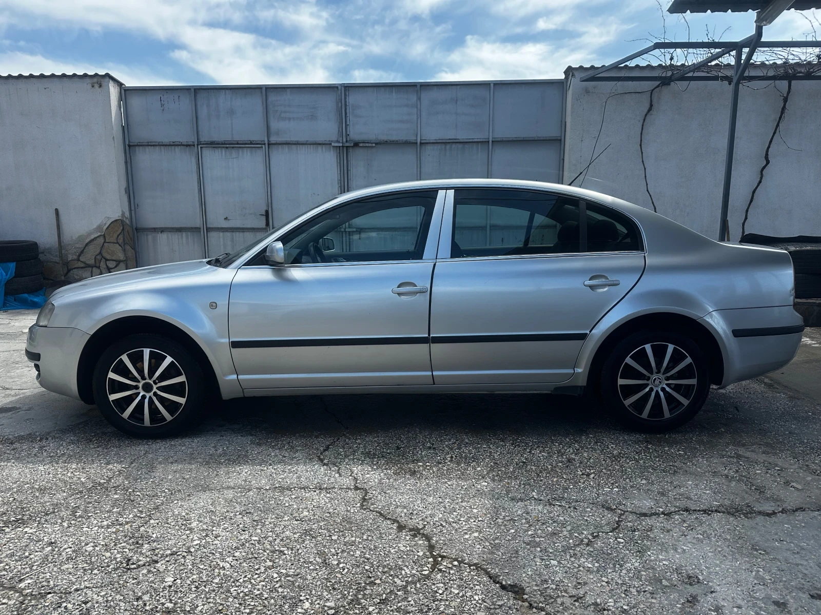 Skoda Superb  - изображение 2