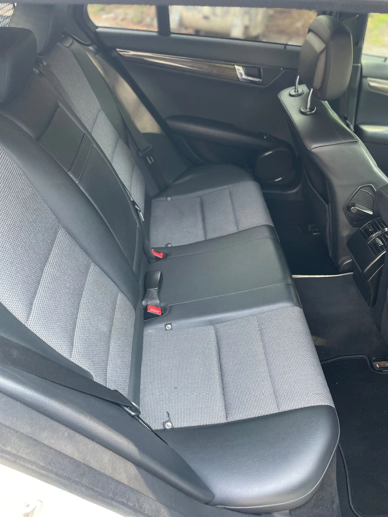 Mercedes-Benz C 320  - изображение 6
