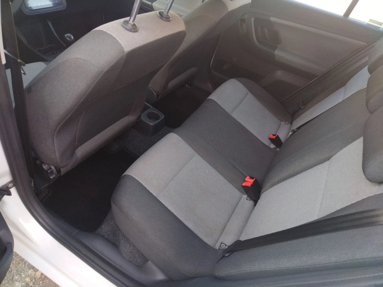 Skoda Fabia 1.6 tdi, 75 .. 2014 .  | Mobile.bg   13