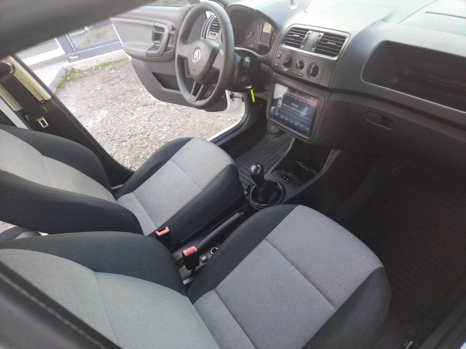 Skoda Fabia 1.6 tdi, 75 .. 2014 .  | Mobile.bg   11