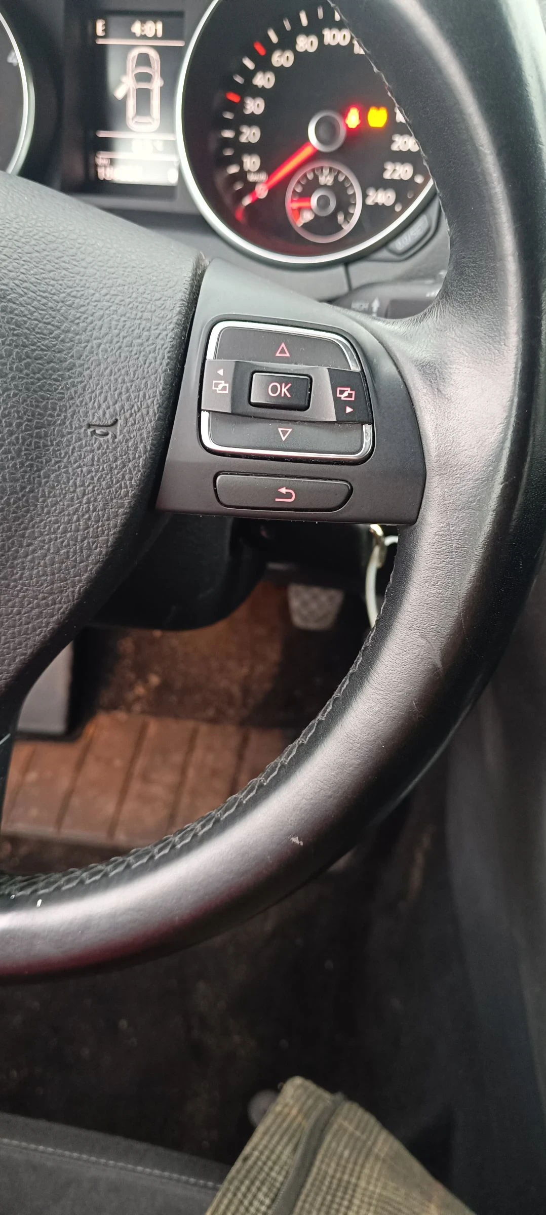 VW Golf 2.0TDI R-line | Mobile.bg   16