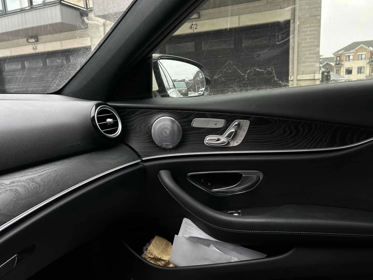 Mercedes-Benz E 300 4MATIC * BURMASTER* 360 КАМЕРА* HEAD UP* ПАНОРАМА*, снимка 16 - Автомобили и джипове - 53951557