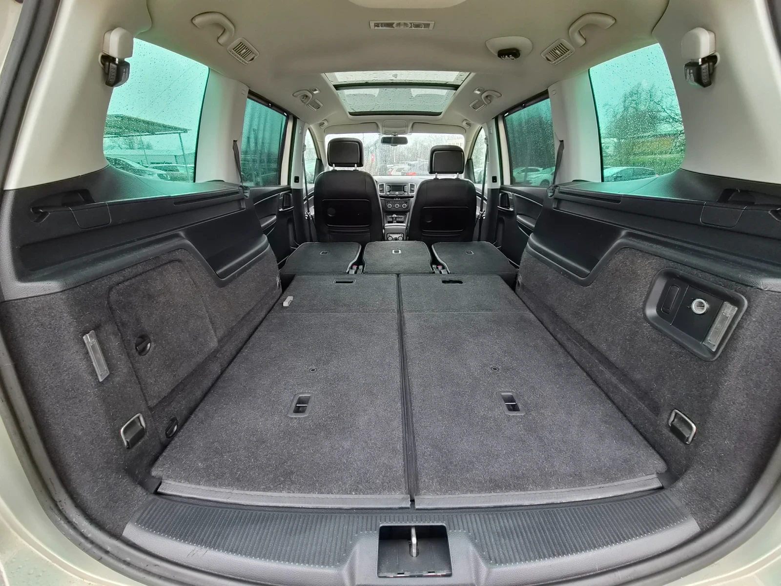 Seat Alhambra 2.0Tdi/4x4/7м./ел.врати/ксенон/нави/панорама/кожа/, снимка 12 - Автомобили и джипове - 53968987