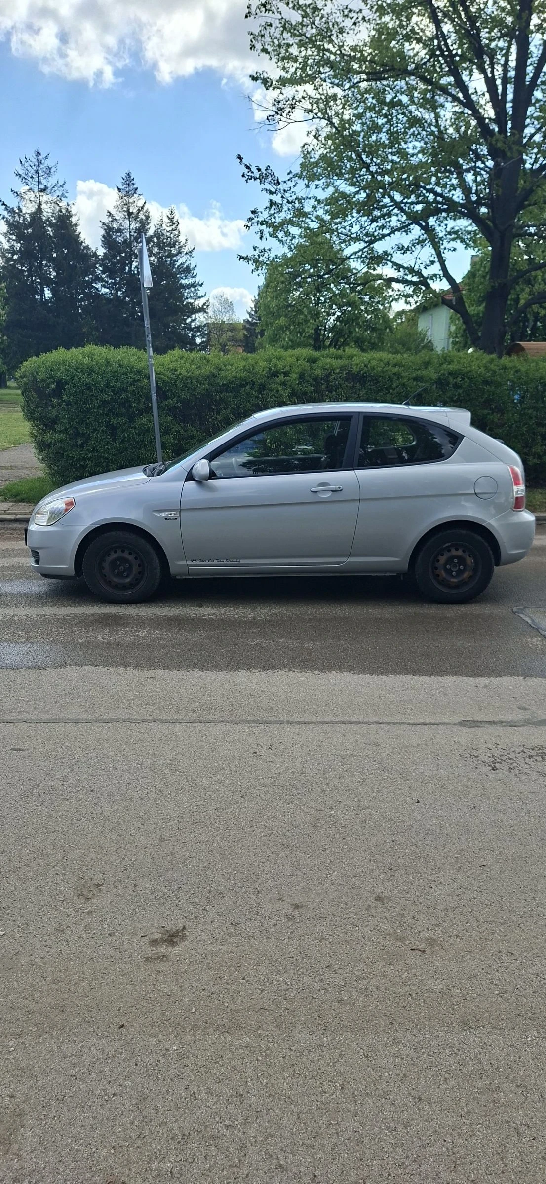 Hyundai Accent 84400км. 1.4 16v 97к.с, снимка 2 - Автомобили и джипове - 54395592