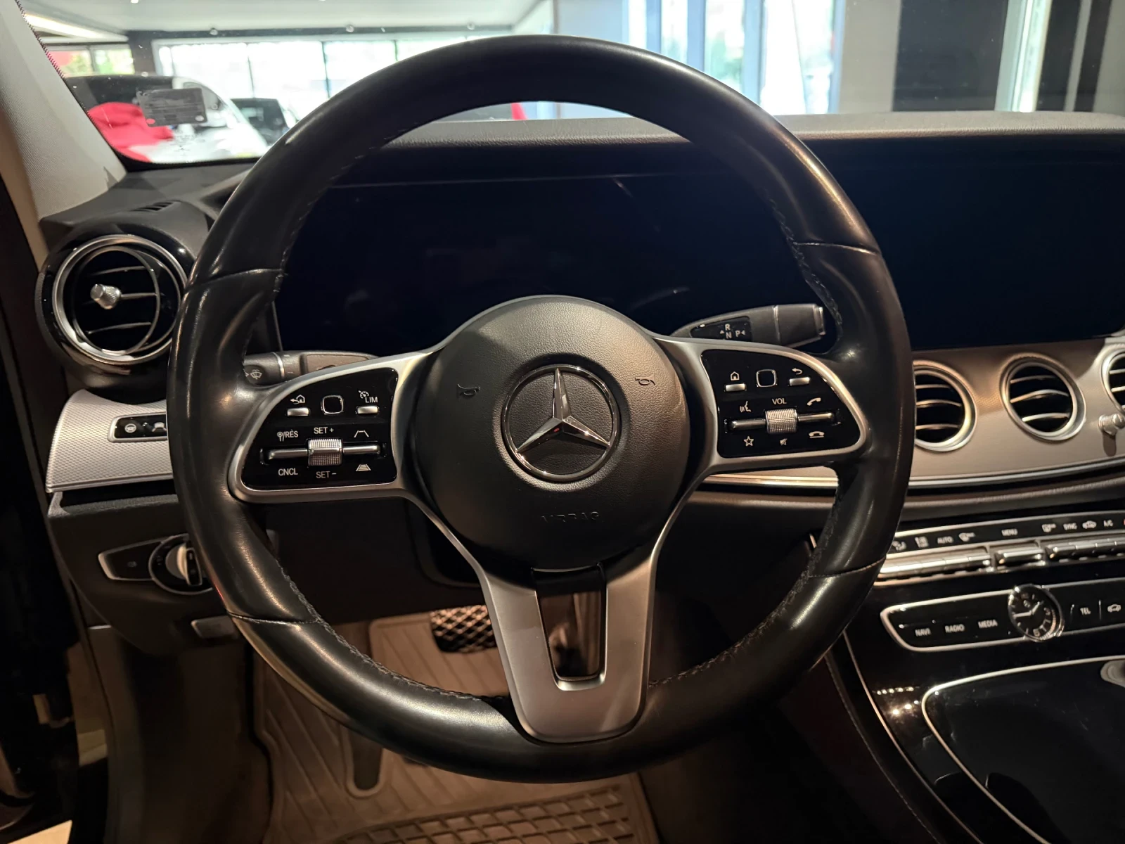 Mercedes-Benz E 220 d AMG 4M  | Mobile.bg � ����������� 12