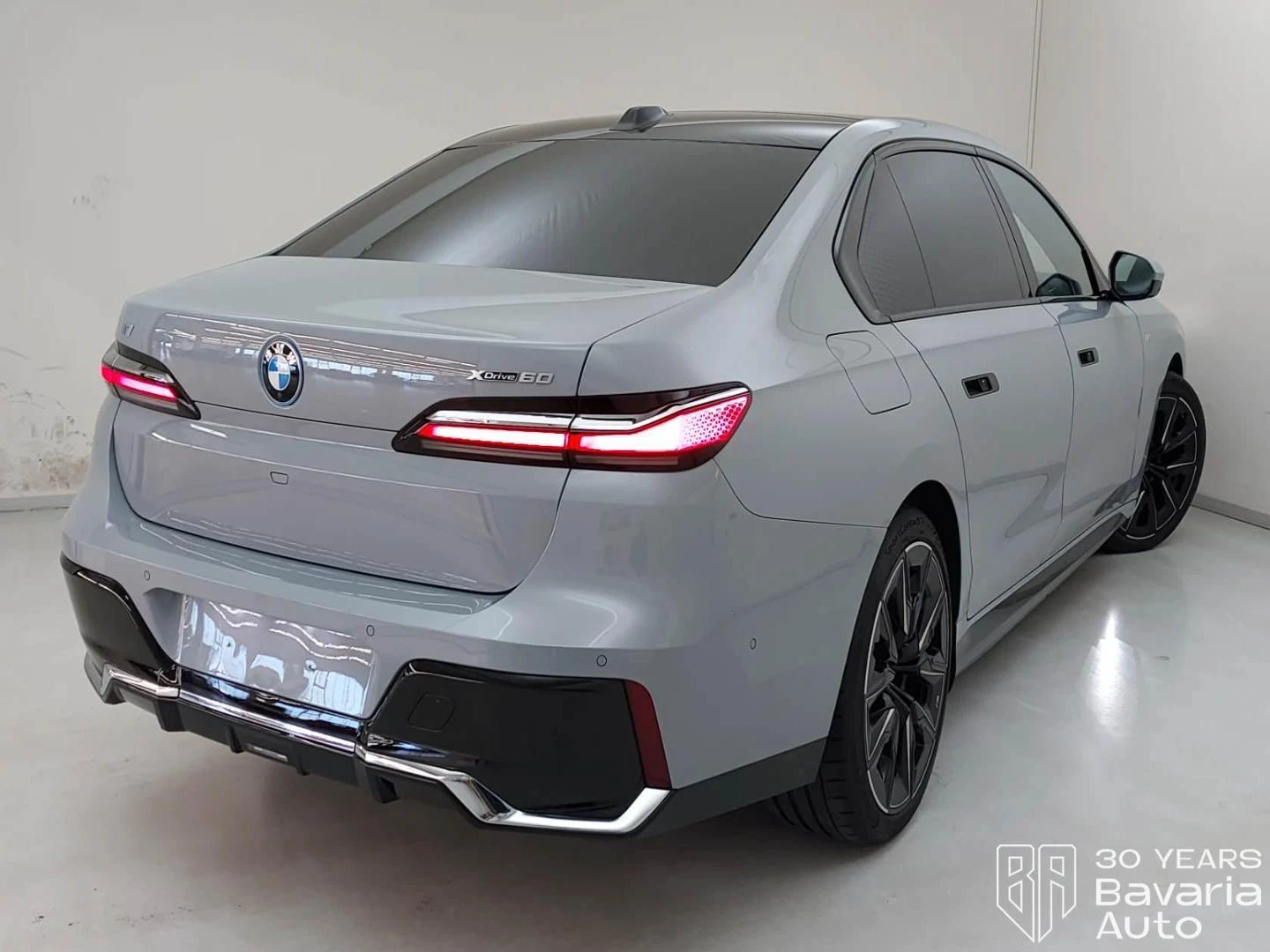 BMW i7 60 xDrive M Sport Paket , снимка 3 - Автомобили и джипове - 54970085