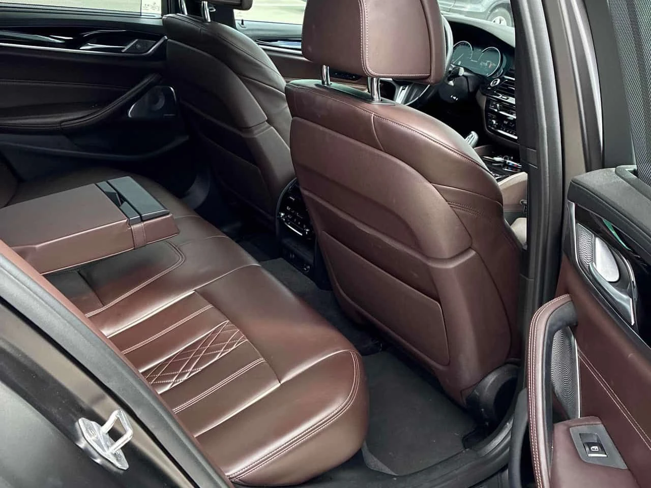 BMW 550 M550i xDrive/ОБДУХВАНЕ/ШИБИДАХ/ДИСТРОНИК/360, снимка 11 - Автомобили и джипове - 55056153