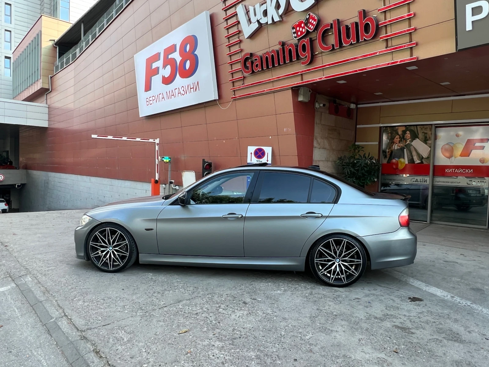 BMW 320 Facelift , снимка 9 - Автомобили и джипове - 55063695