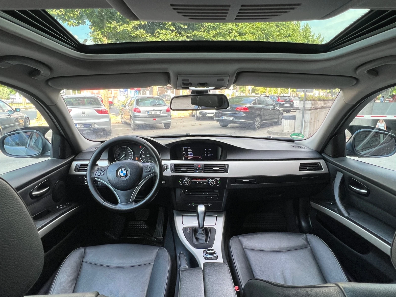 BMW 320 Facelift , снимка 13 - Автомобили и джипове - 55063695