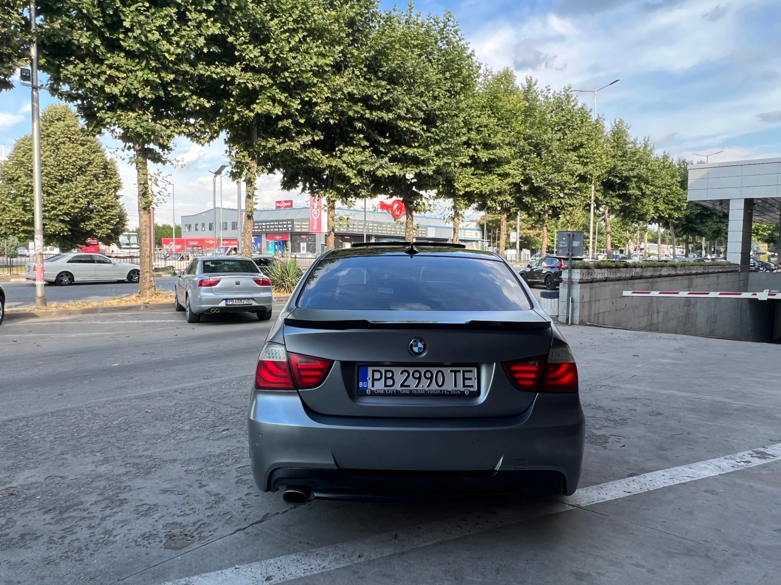 BMW 320 Facelift , снимка 7 - Автомобили и джипове - 55063695